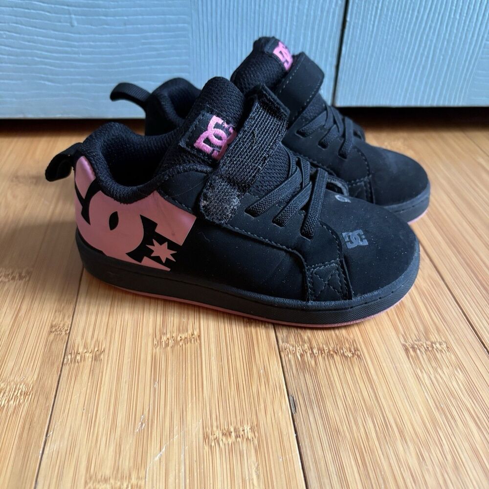 DC Kids Toddler Court Graffik Black/Pink Size 8 Hook & Loop Skater Shoe Sneaker